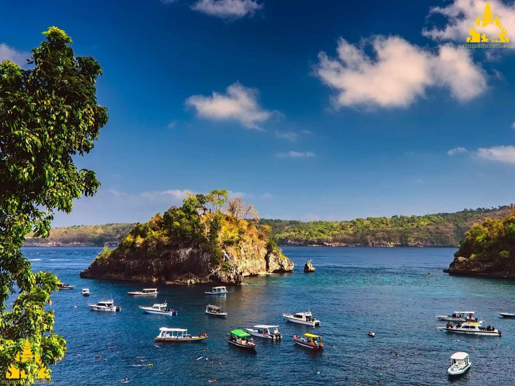 Crystal Bay Beach Bali, Nusa Penida Crystal Bay Beach Bali, Nusa Penida